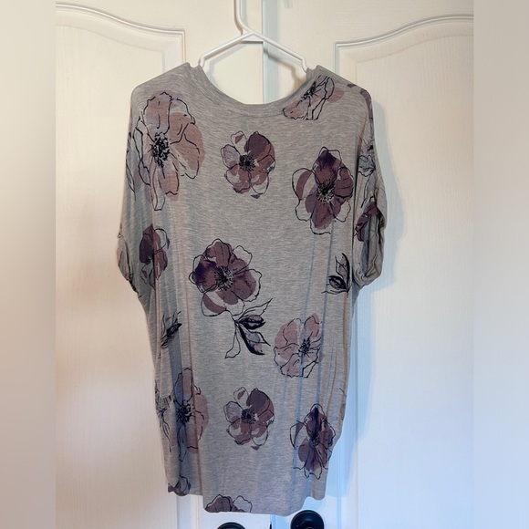 Reitmans Floral T-Shirt - Picture 2 of 3